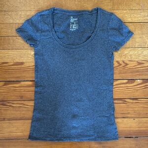 GAP the favorite scoop tee